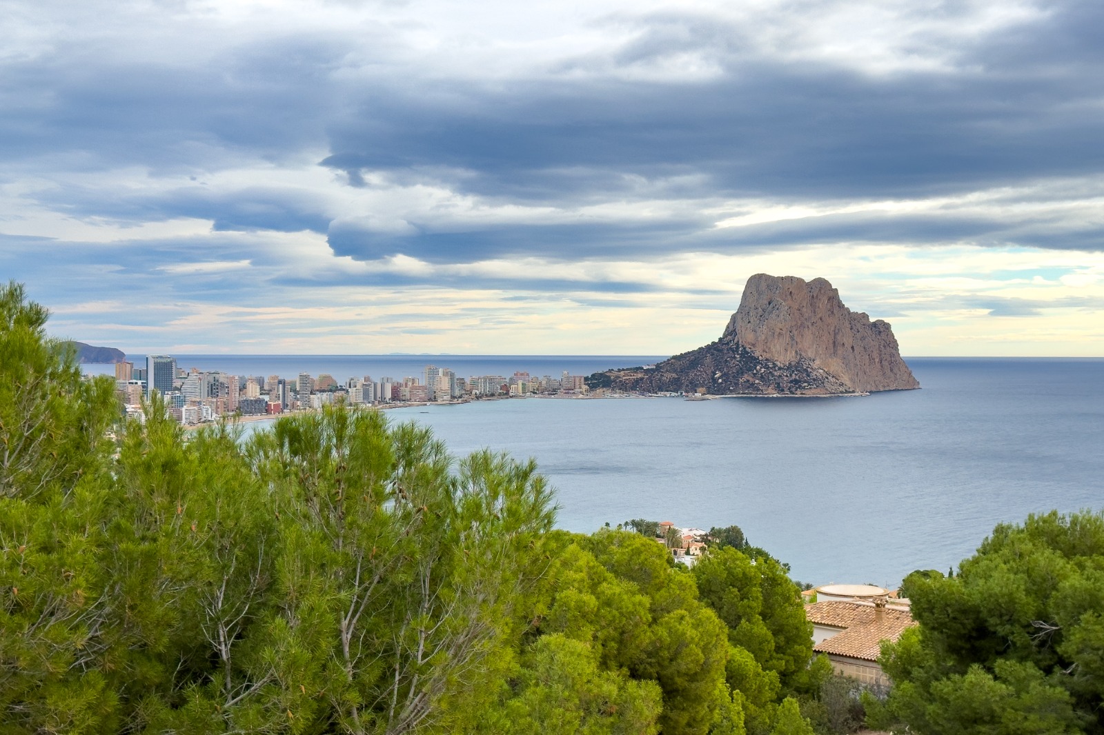Magnífica villa con vistas panorámicas al mar Mediterráneo y al Peñón de Ifach