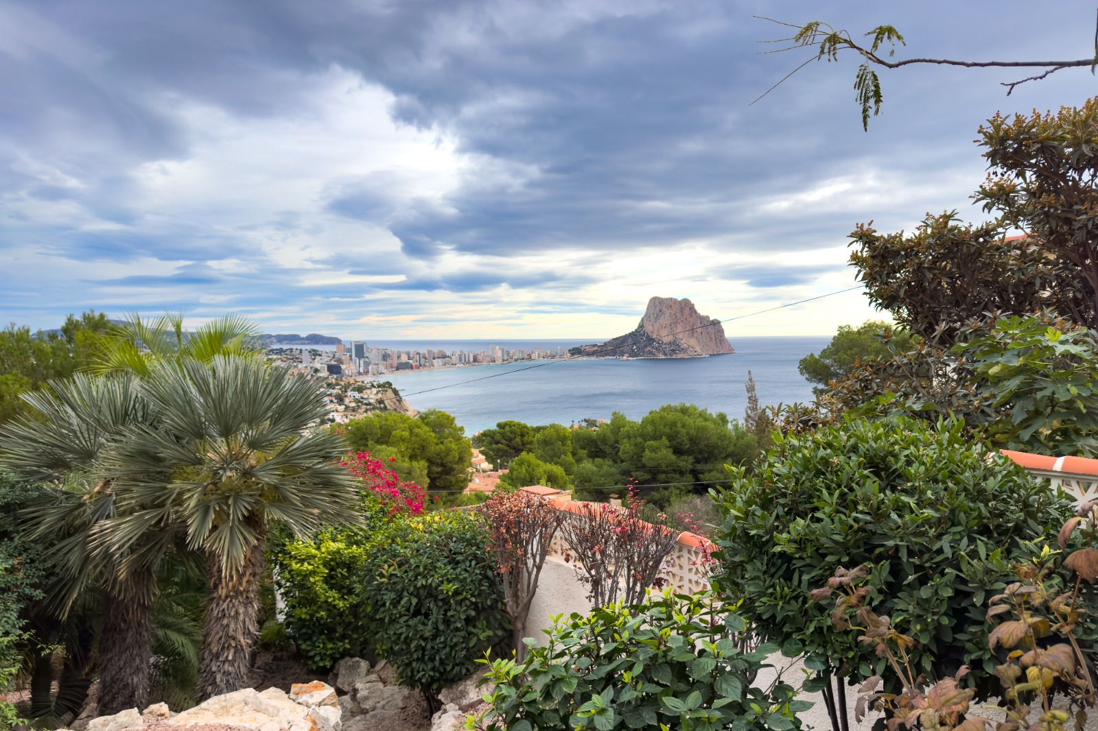 Magnífica villa con vistas panorámicas al mar Mediterráneo y al Peñón de Ifach