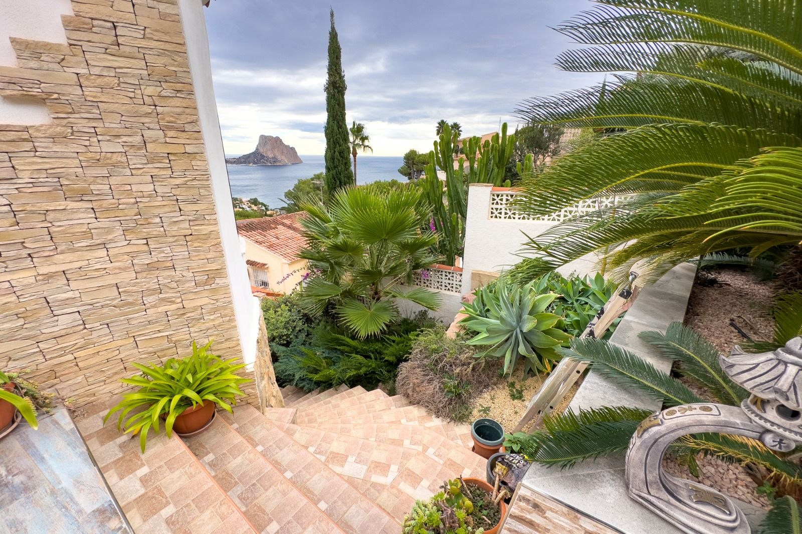 Magnífica villa con vistas panorámicas al mar Mediterráneo y al Peñón de Ifach