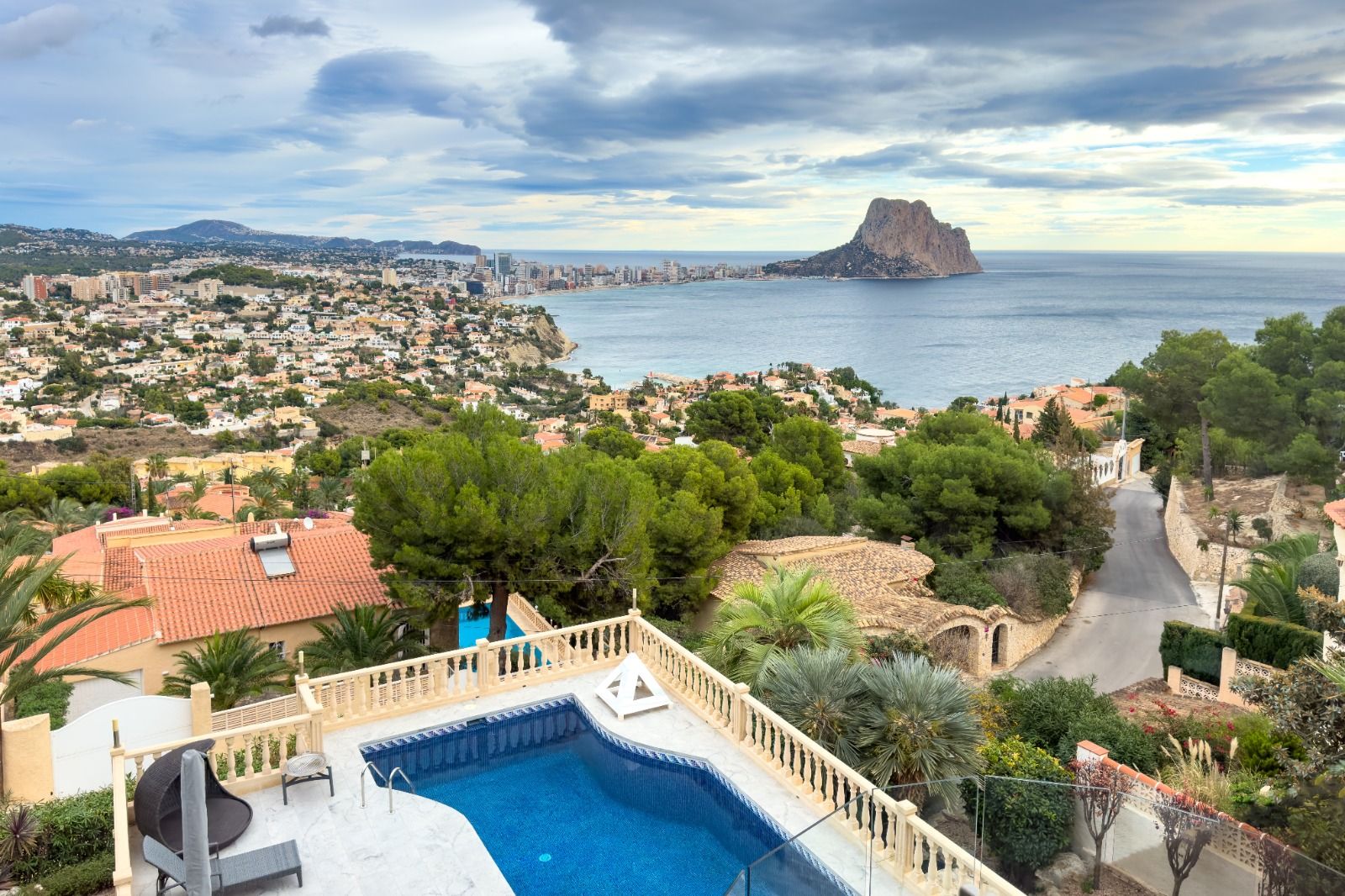 Magnífica villa con vistas panorámicas al mar Mediterráneo y al Peñón de Ifach