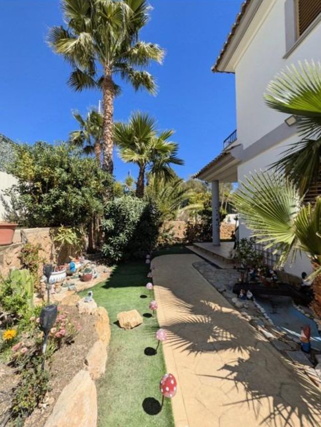 Finestrat. Casa con piscina y parcela