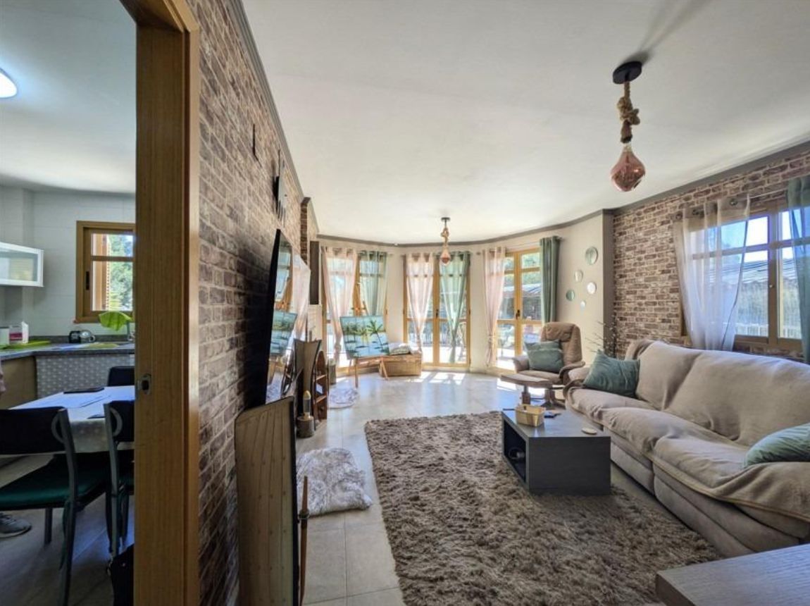Finestrat. Casa con piscina y parcela