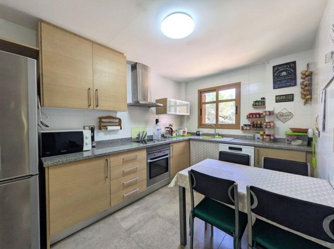 Finestrat. Casa con piscina y parcela