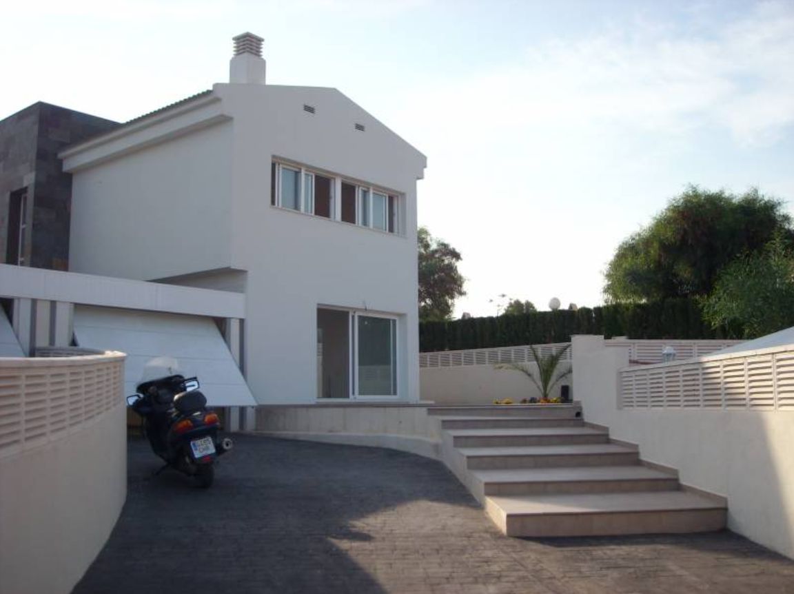 Chalet independiente en Alfas del Pi