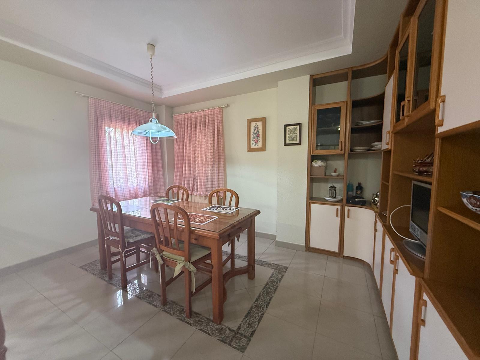 CASA INDEPENDIENTE EN PUEBLO LEVANTE