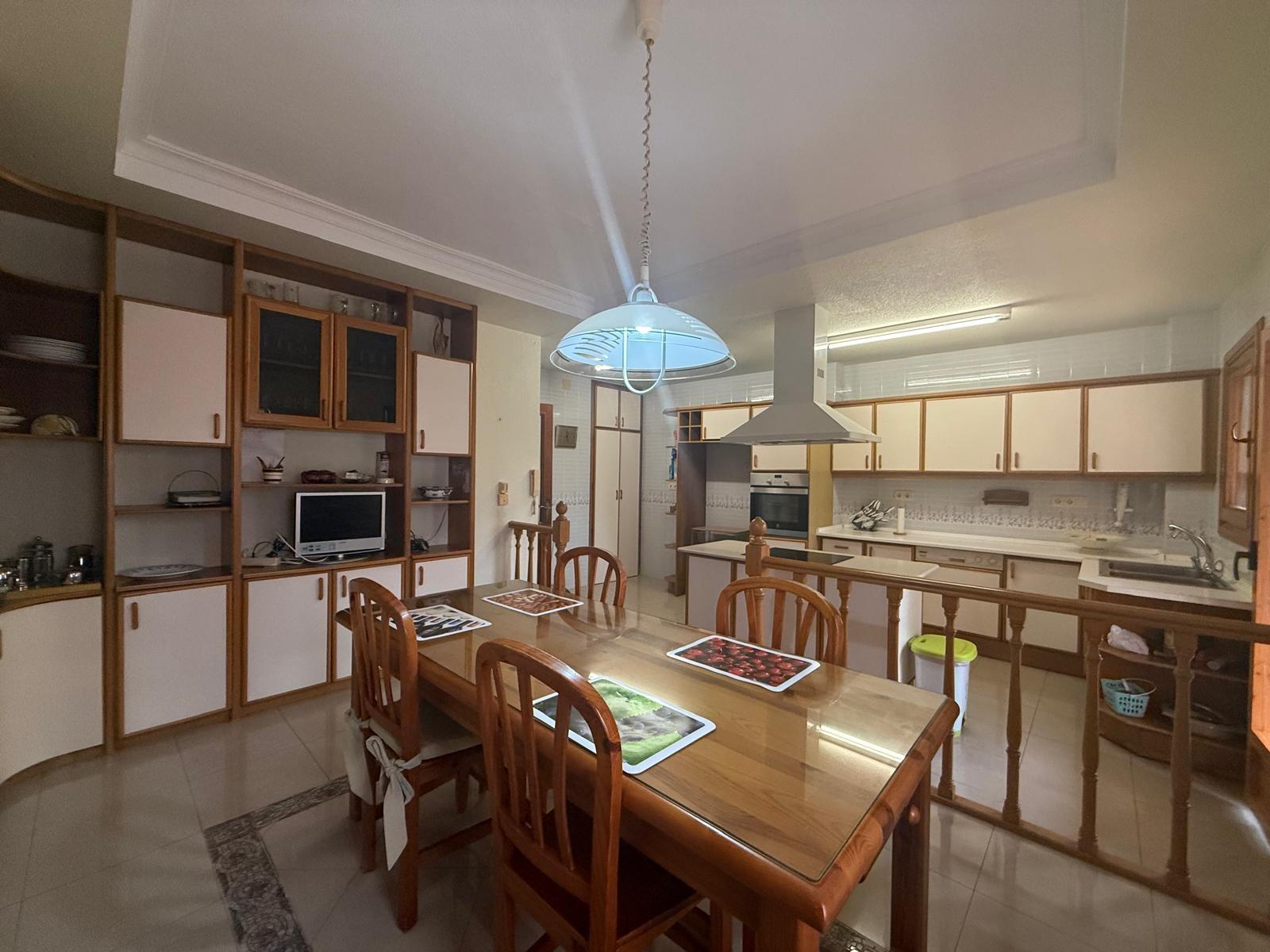 CASA INDEPENDIENTE EN PUEBLO LEVANTE