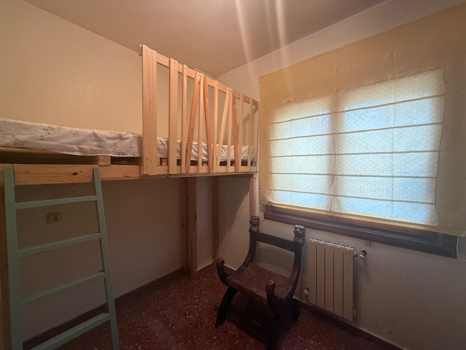 CASA INDEPENDIENTE EN PUEBLO LEVANTE