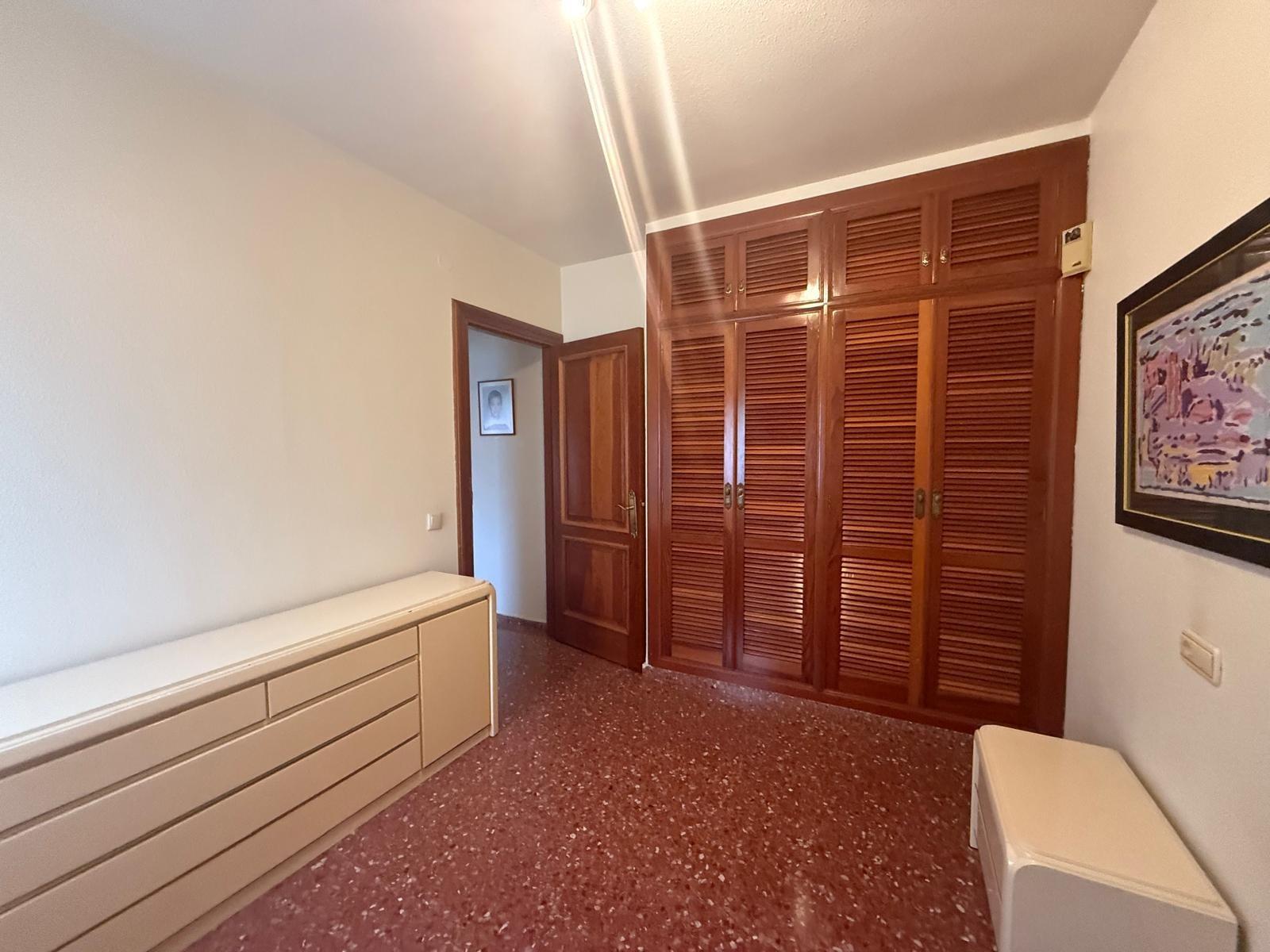 CASA INDEPENDIENTE EN PUEBLO LEVANTE