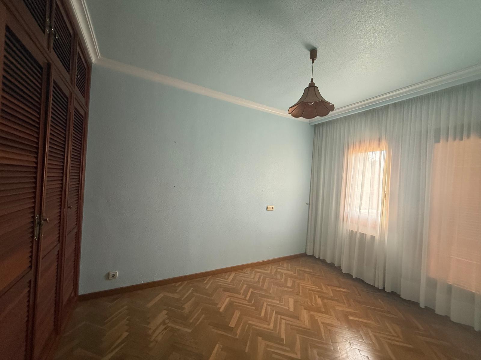 CASA INDEPENDIENTE EN PUEBLO LEVANTE