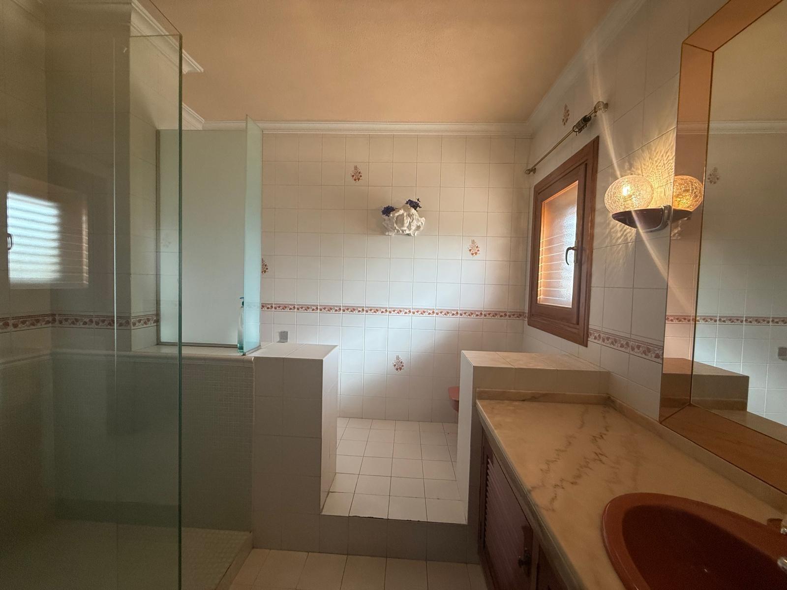 CASA INDEPENDIENTE EN PUEBLO LEVANTE