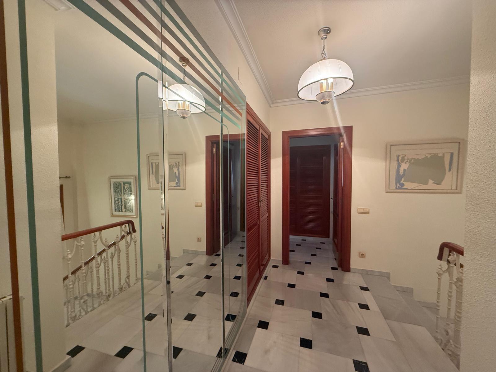 CASA INDEPENDIENTE EN PUEBLO LEVANTE