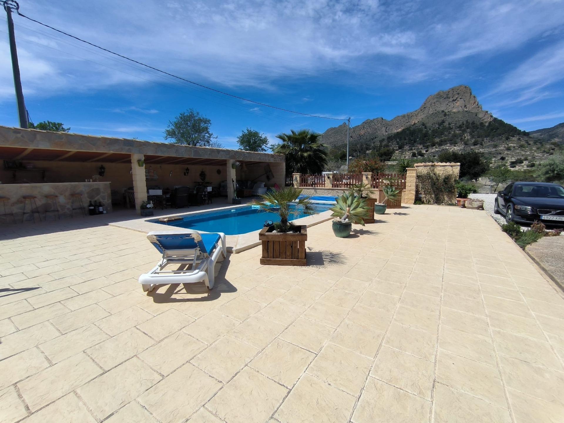 Chalet independiente, en la pintoresca zona de Relleu