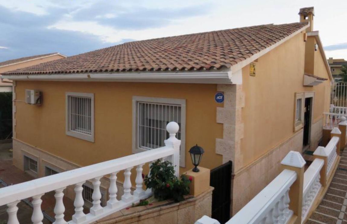 Magnífica villa en La Nucía (Alicante)