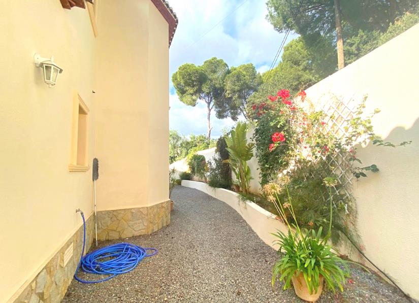 Villa with sea views and close to the beach in Benissa