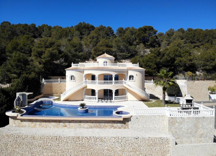 Luxe villa in Calpes met panoramisch uitzicht op zee