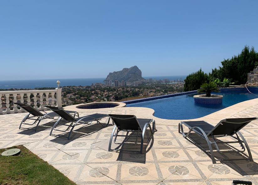 Luxury villa in Calpes with panoramic sea views