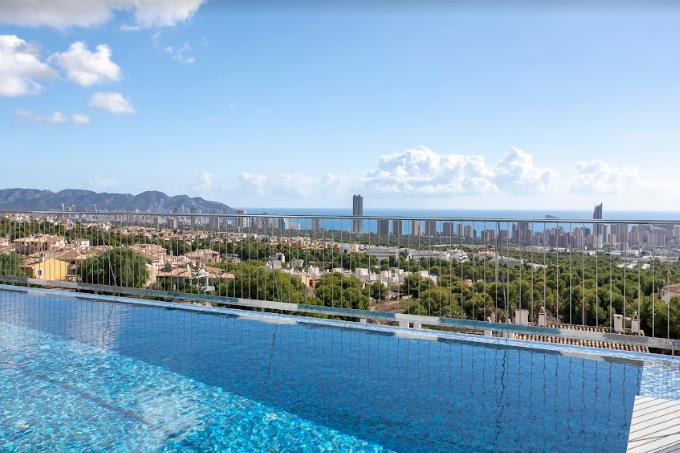 Neue Villa in Finestrat mit Panoramablick auf das Meer