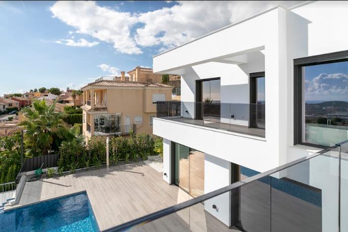 New villa in Finestrat with panoramic sea views
