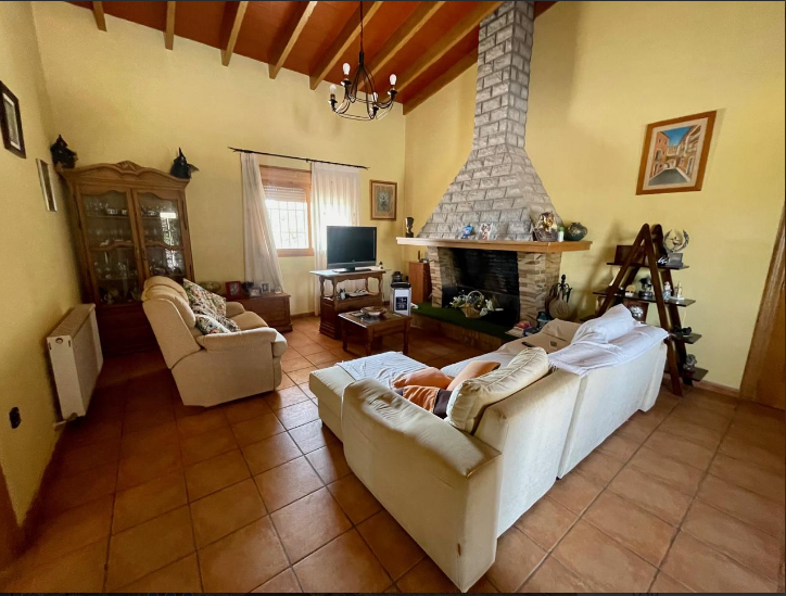 Casa en Relleu con una gran parcela