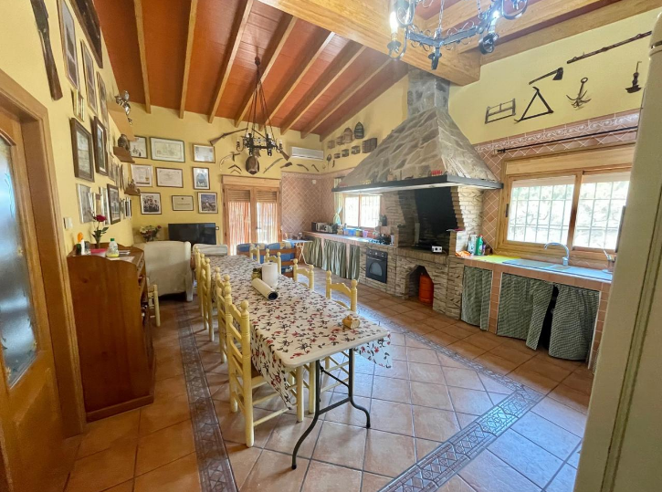 Casa en Relleu con una gran parcela