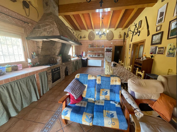 Casa en Relleu con una gran parcela