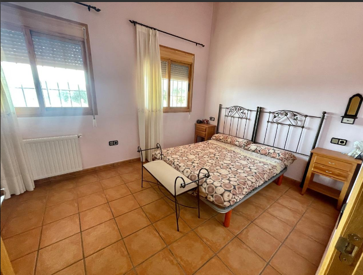 Casa en Relleu con una gran parcela