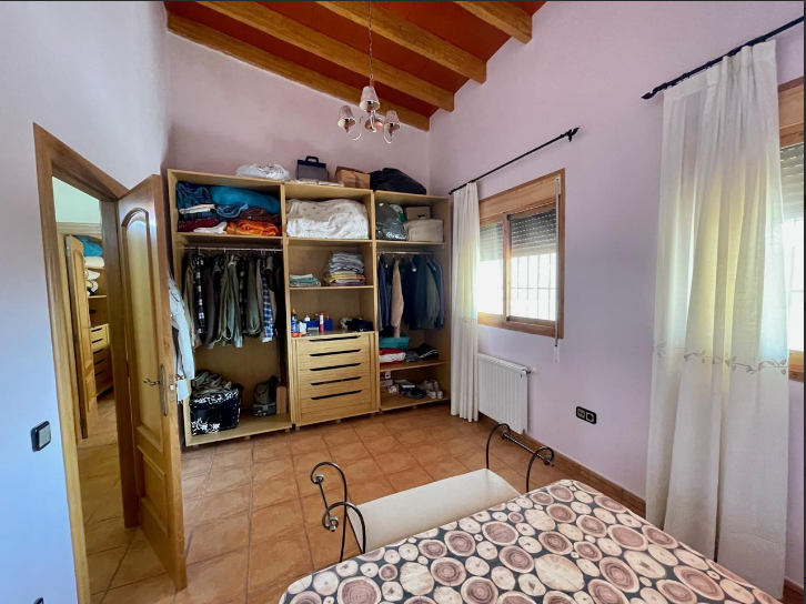 Casa en Relleu con una gran parcela