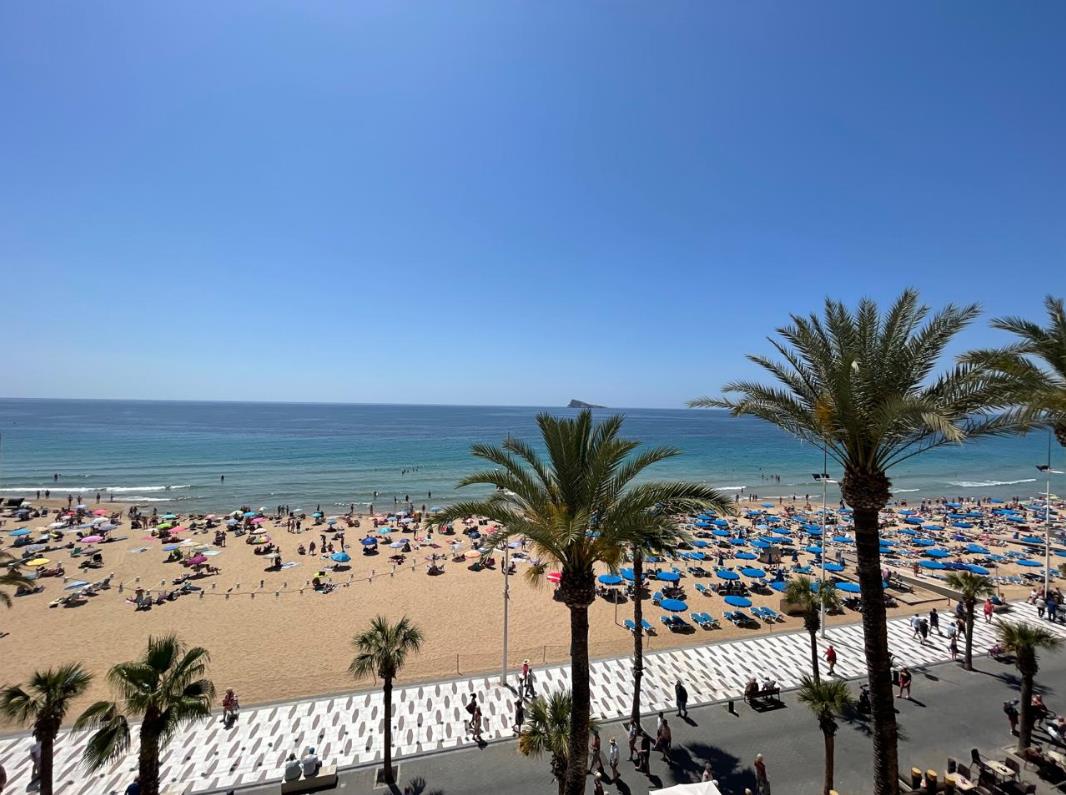 Duplex apartment on the first line of the Levante beach, Benidorm.