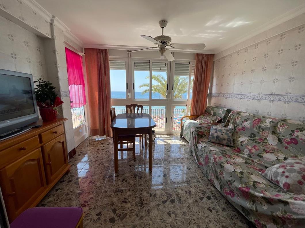 Duplex apartment on the first line of the Levante beach, Benidorm.