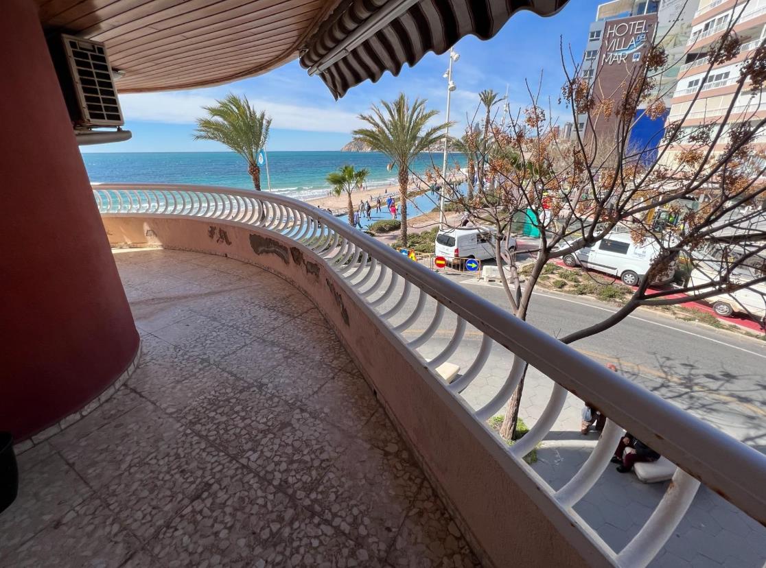 APARTMENT ON THE BEACHFRONT IN PONIENTE.