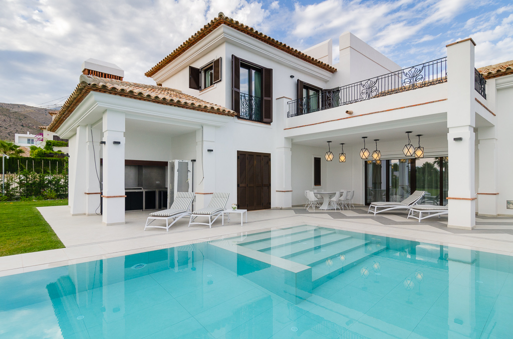 Een nieuwe luxe villa te koop in Finestrat