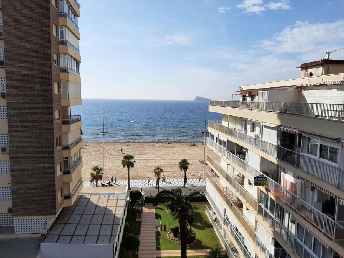 Apartamento en primera línea de la playa de Levante.