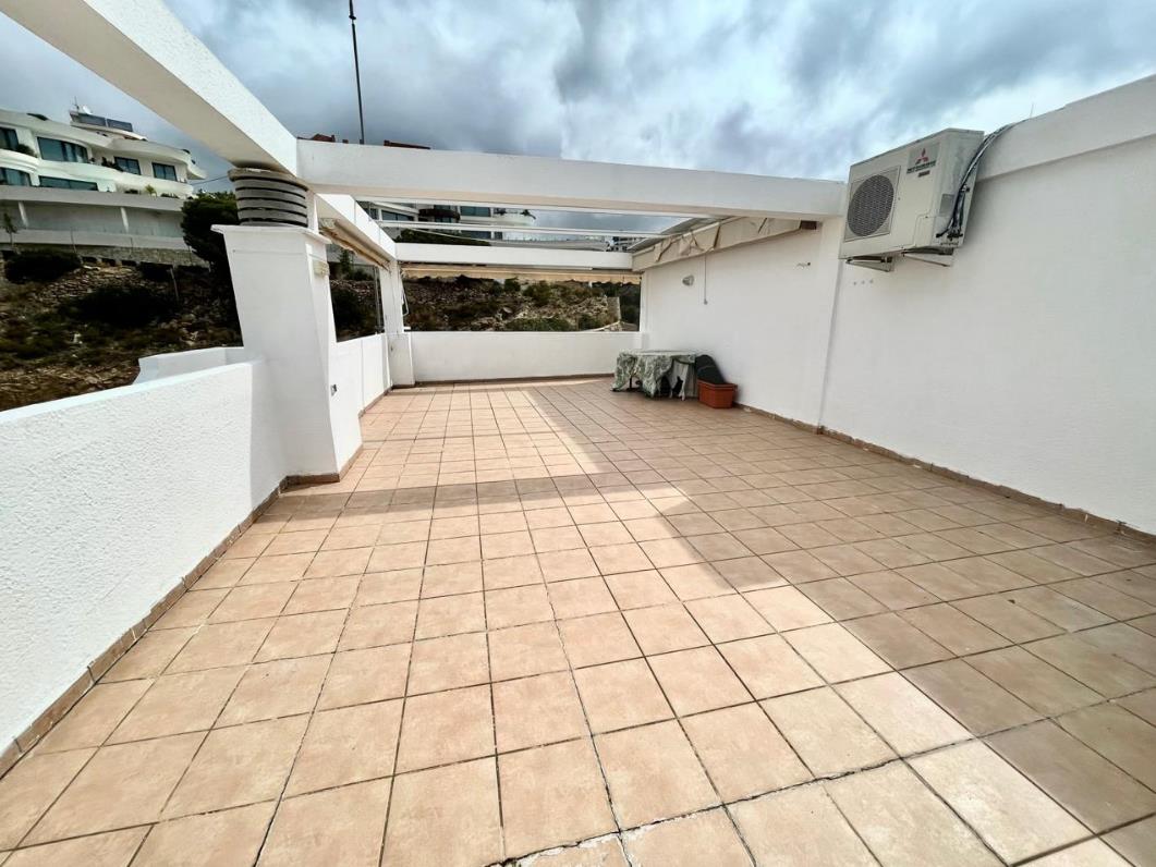Duplex apartment in Benidorm, on the seafront.
