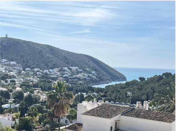 Luxury villa with sea views located a few minutes from El Portet beach