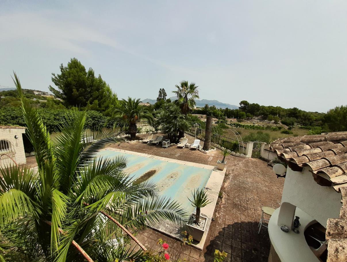Grote villa in Alfas del Pi met uitzicht op de baai van Albir