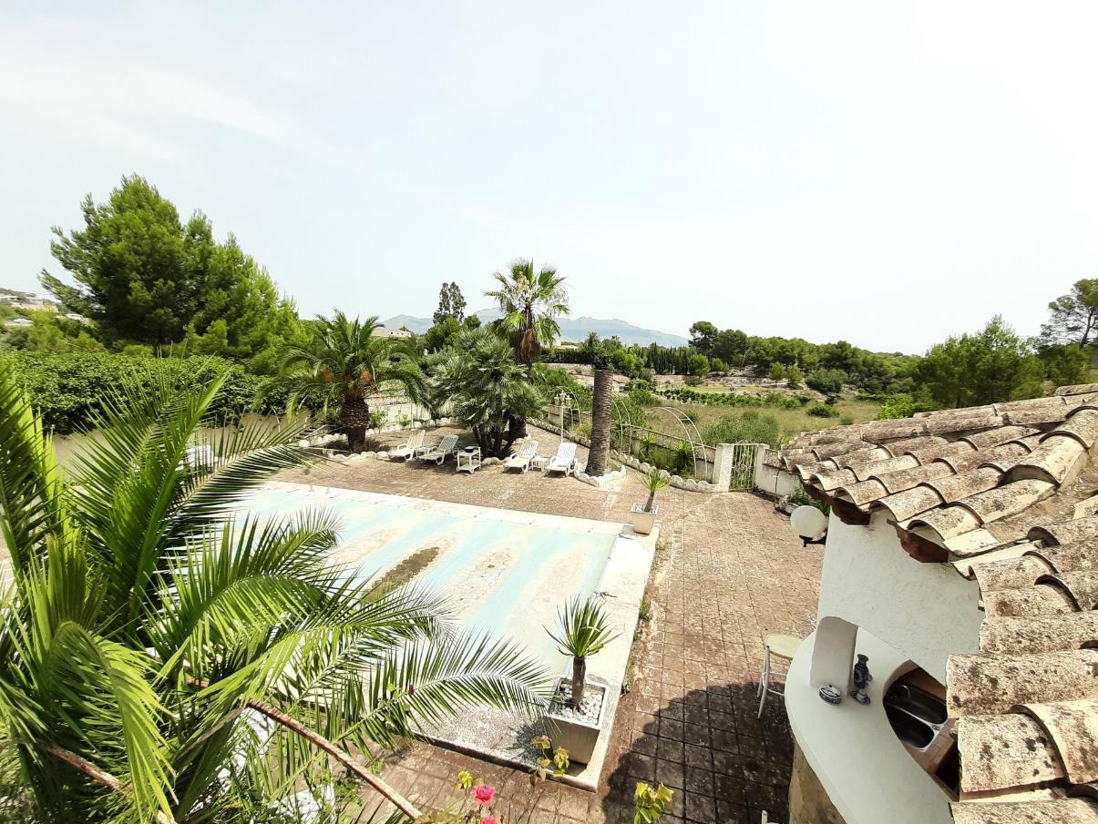 Große Villa in Alfas del Pi mit Blick auf die Bucht von Albir