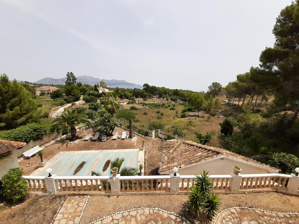 Große Villa in Alfas del Pi mit Blick auf die Bucht von Albir